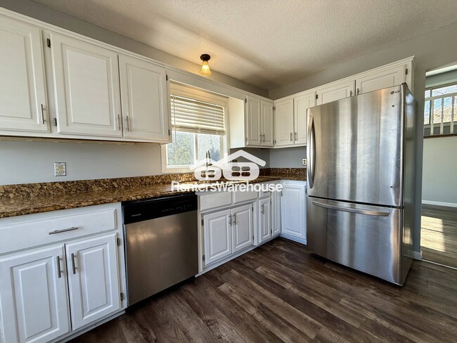 Building Photo - 10911 Kentucky Ave N