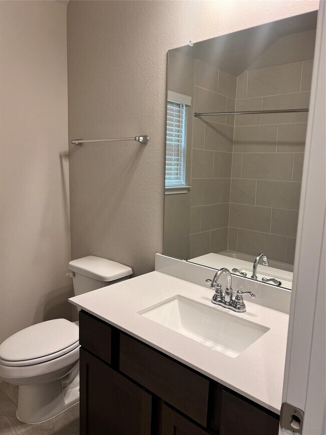 Foto del edificio - 8420 Int'l Fls Dr