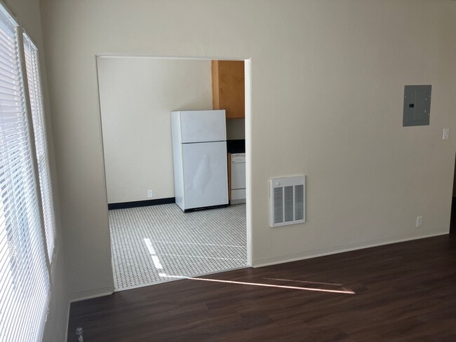 Building Photo - 2625 Ivy Dr