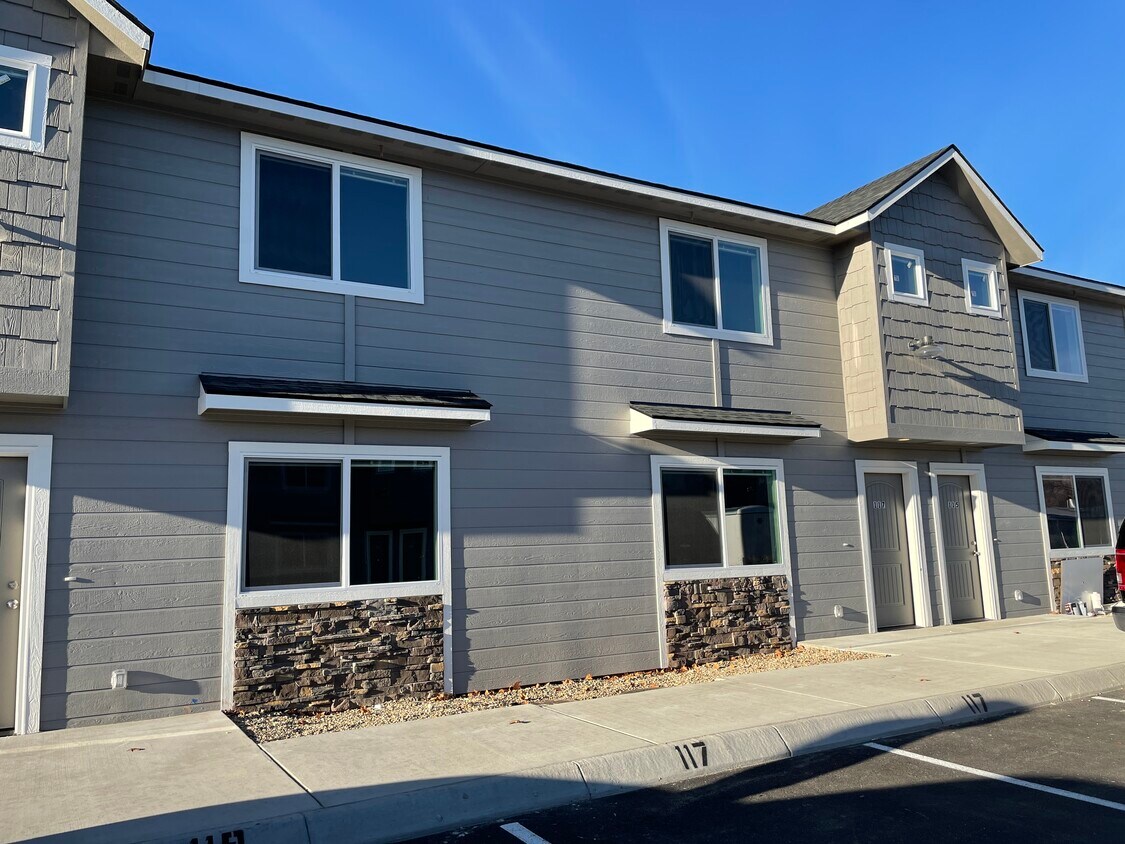 132 E Ravenna Ln, Nampa, ID 83687 Townhome Rentals in Nampa ID