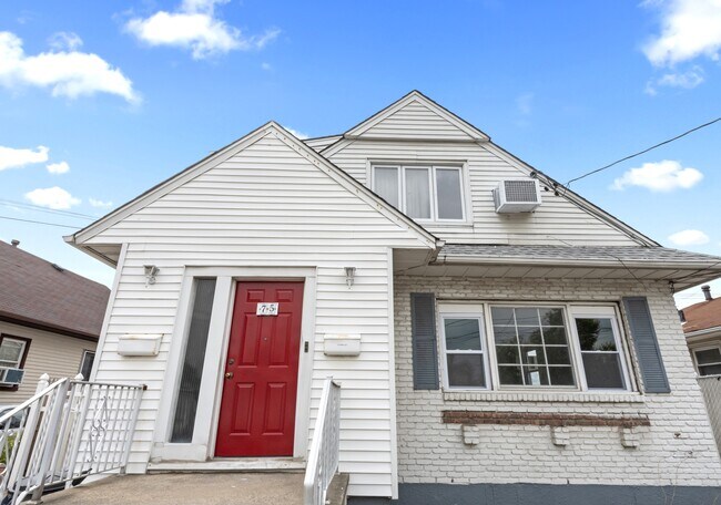Building Photo - 75 Riverview Rd