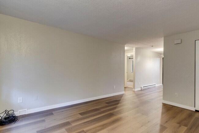 Foto del edificio - 2 Bedroom Ground Floor Condo