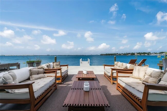 Building Photo - 8 Farrey Ln