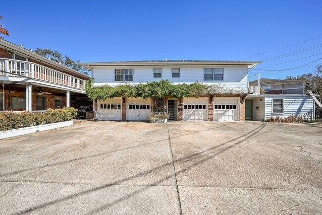 Foto del edificio - 2821 Eastgrove Ln