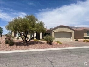 Building Photo - 2313 Fox Hills Dr