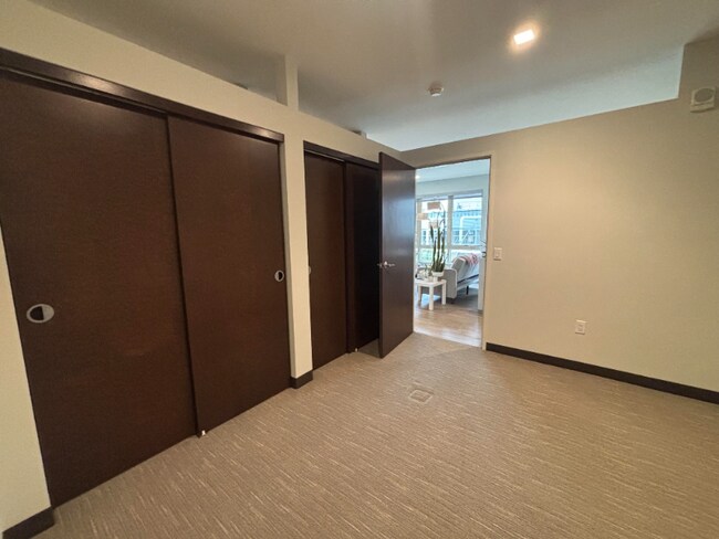 Foto del edificio - 9150 W Watertown Plank Rd