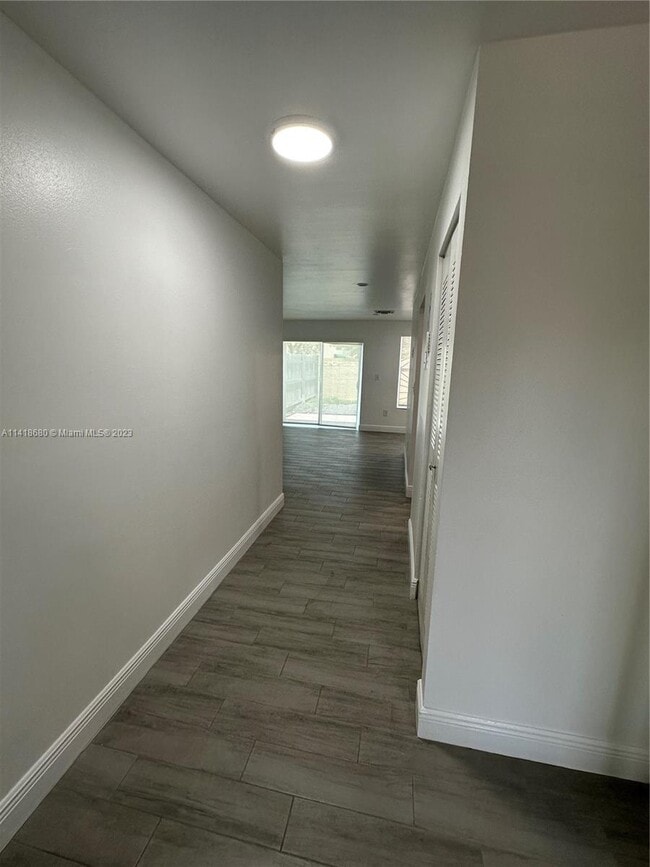 Building Photo - 2050 SW 122nd Ave