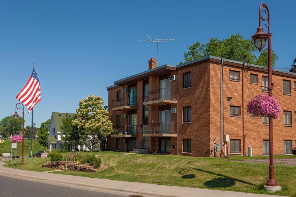 1260108 North First Ave Apartment for Rent in Lindstrom, MN