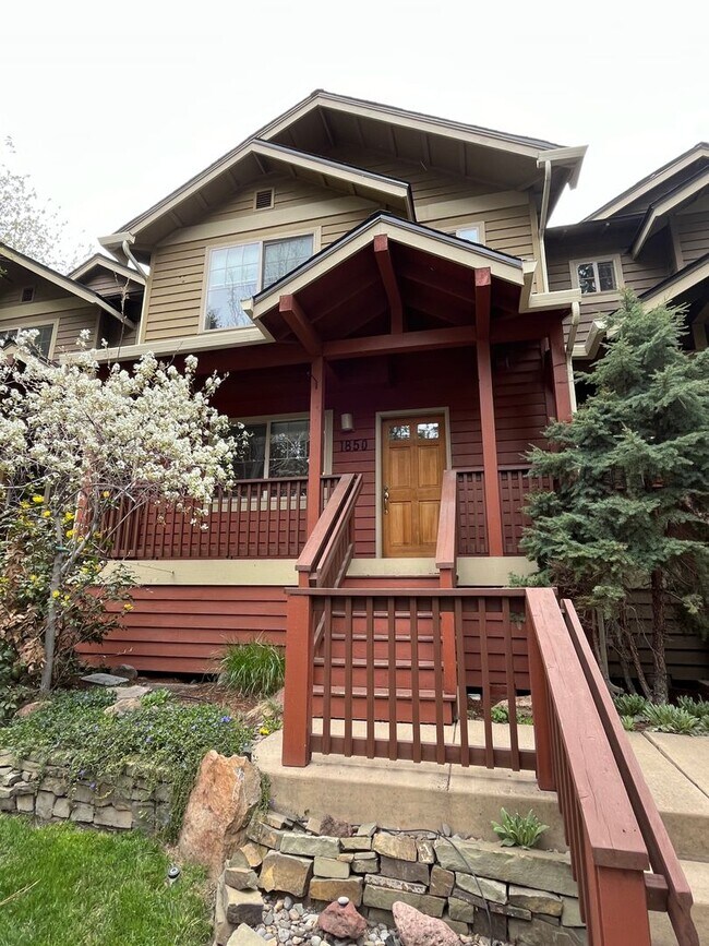 Foto del edificio - Beautiful 2 Bed/2.5 Bath Townhome on Bend'...
