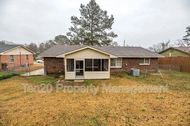 Foto del edificio - 5207 Grady Dr