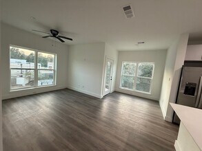 Building Photo - Pin Oaks Apartments