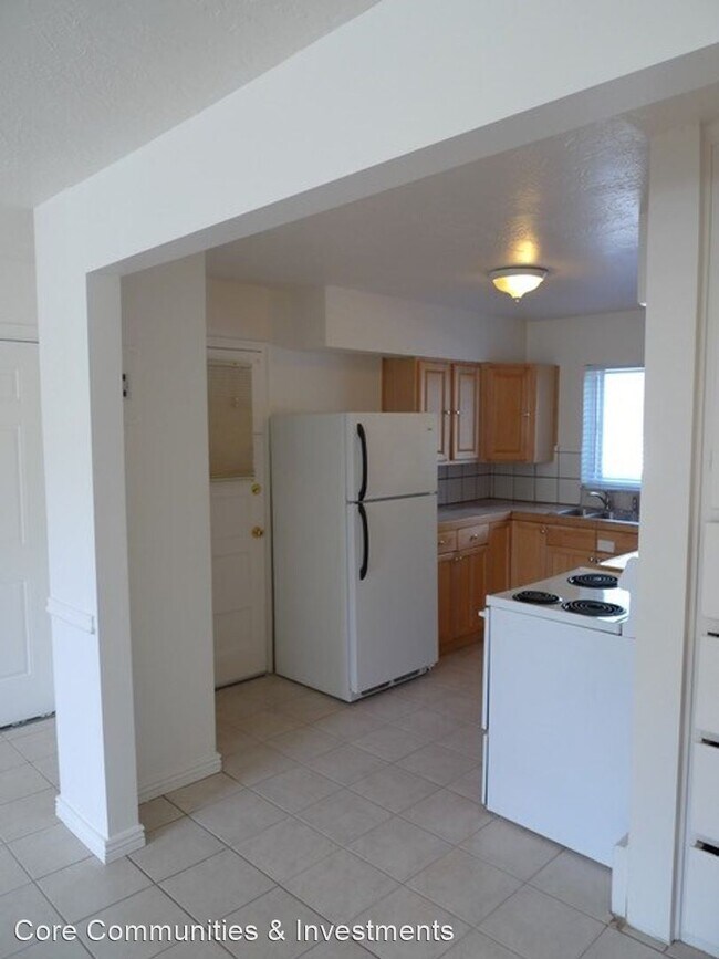 Building Photo - 1593 700 E