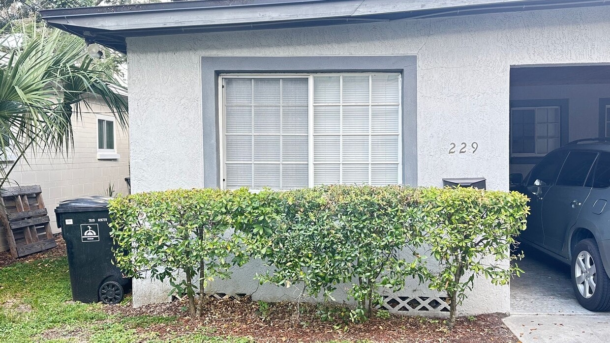 Primary Photo - Charming 1BR/1BA Duplex in the Heart of Do...