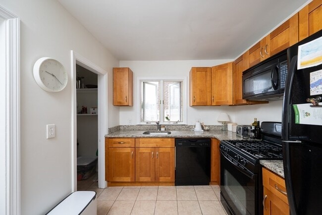 Building Photo - 55 E Squantum St