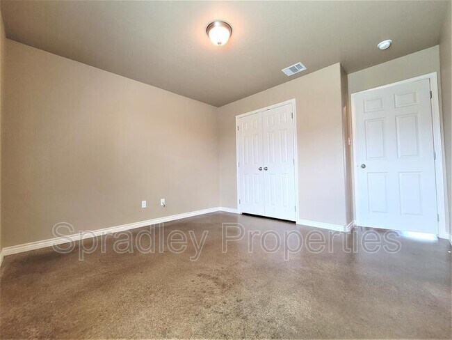 Building Photo - 1527 Vani Ct