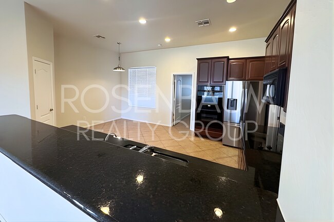 Foto del edificio - Gorgeous 3-bedrooms, 2-baths home in the h...