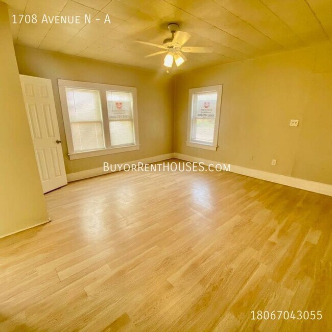 Building Photo - PRICE REDUCTION! $199 Move-In Special (+ a...