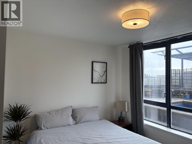 Building Photo - 3438 Vanness Ave