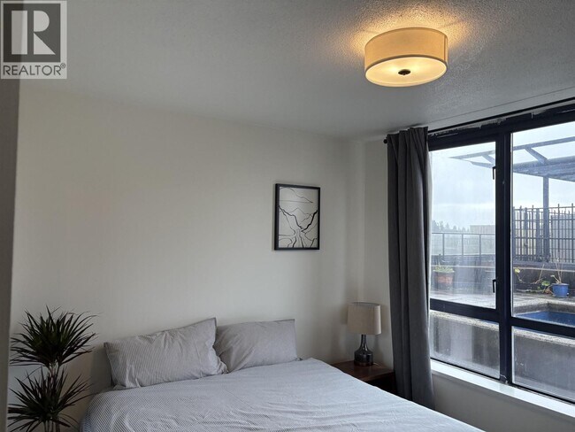 Photo du bâtiment - 3438 Vanness Ave