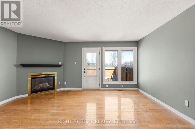 Photo du bâtiment - 4338 Meadowvale Ln
