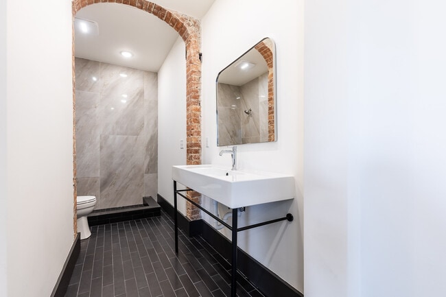 Primary bathroom - 728 E McMillan St