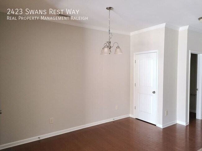 Foto del edificio - 2423 Swans Rest Way