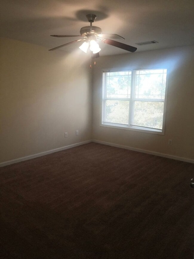 Building Photo - 4 Bedroom Single Family Home in Morrow!
