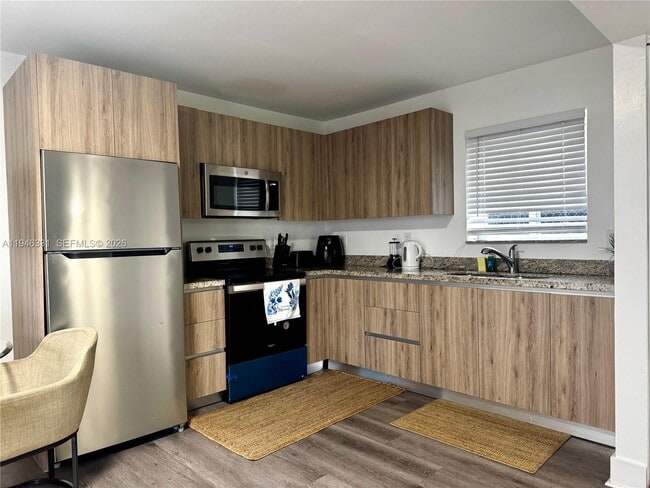 Foto del edificio - 1684 SW 10th St