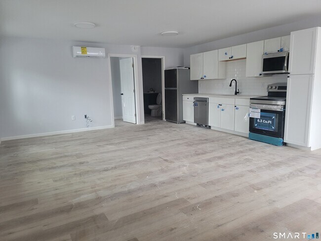 Foto del edificio - 194 Hartford Rd