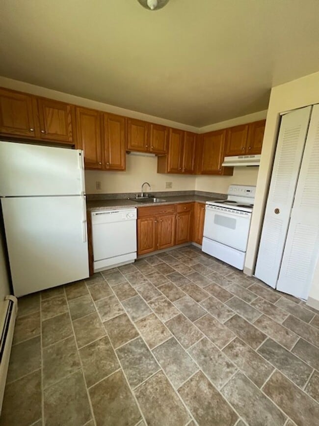 Interior Photo - Sheridan Park and Holiday Manor