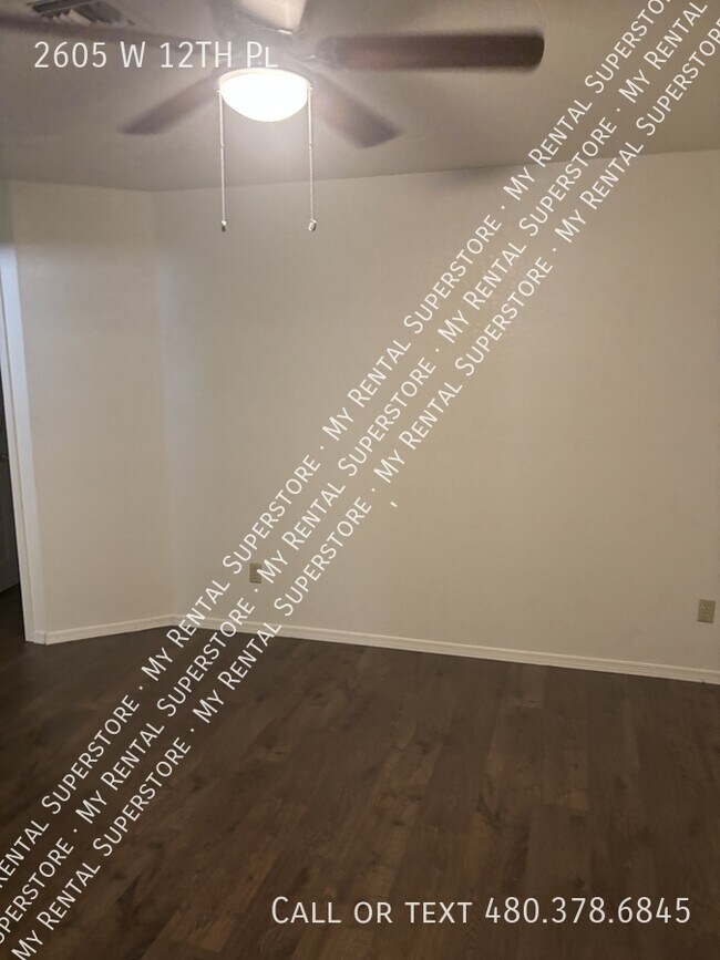 Foto del edificio - 2605 W 12th Pl