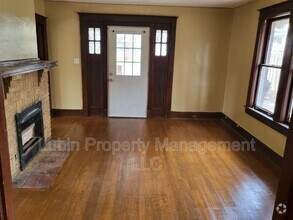Building Photo - 698 Semmes St