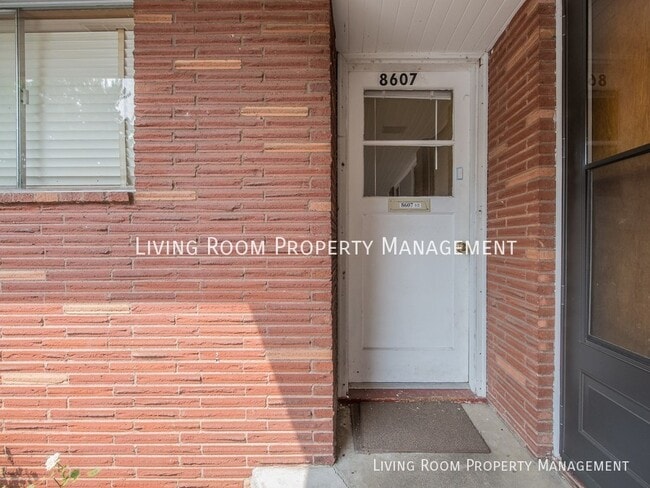 Foto del edificio - 8607 N Leonard St