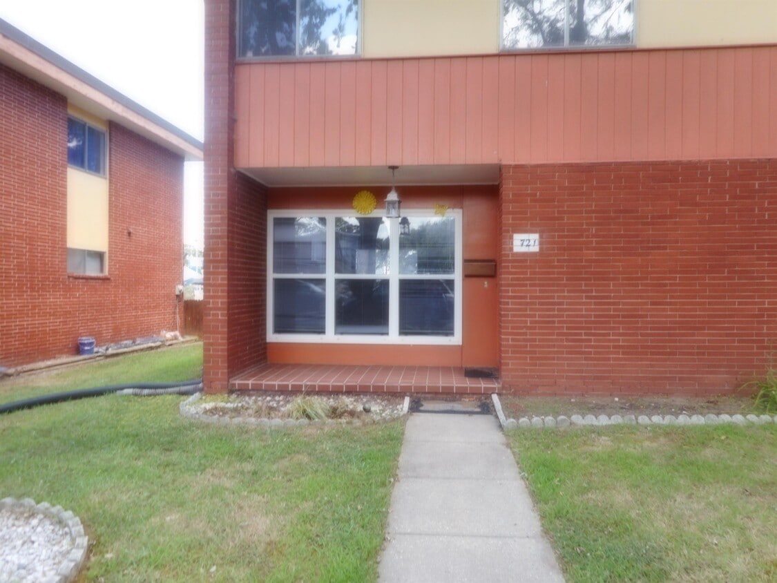 Foto principal - 721 Lewis St