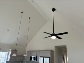 Building Photo - 1512 W Meadowmere St