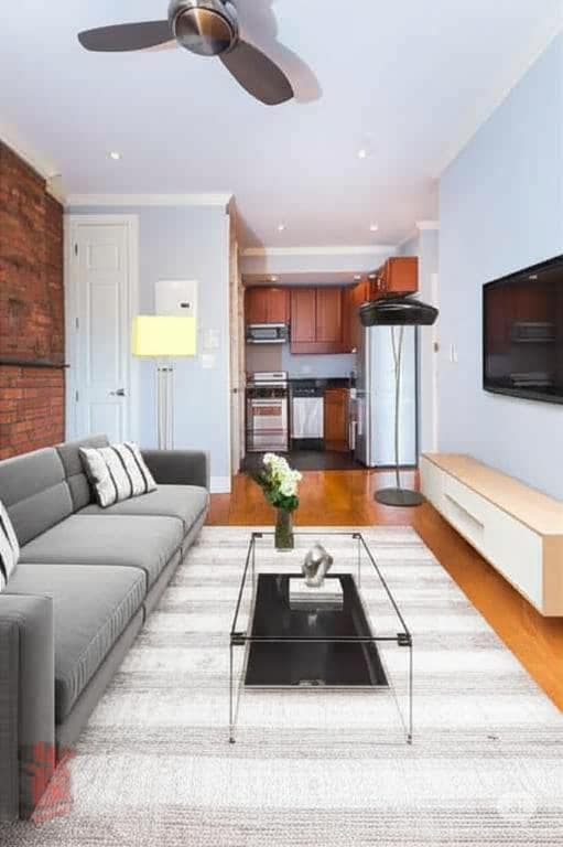 Building Photo - 562 Hudson St