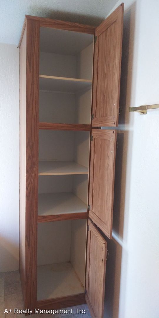 Foto del edificio - 3 br, 2 bath House - 138 Husek St