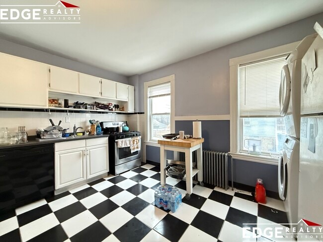 Foto del edificio - 225 Parsons St