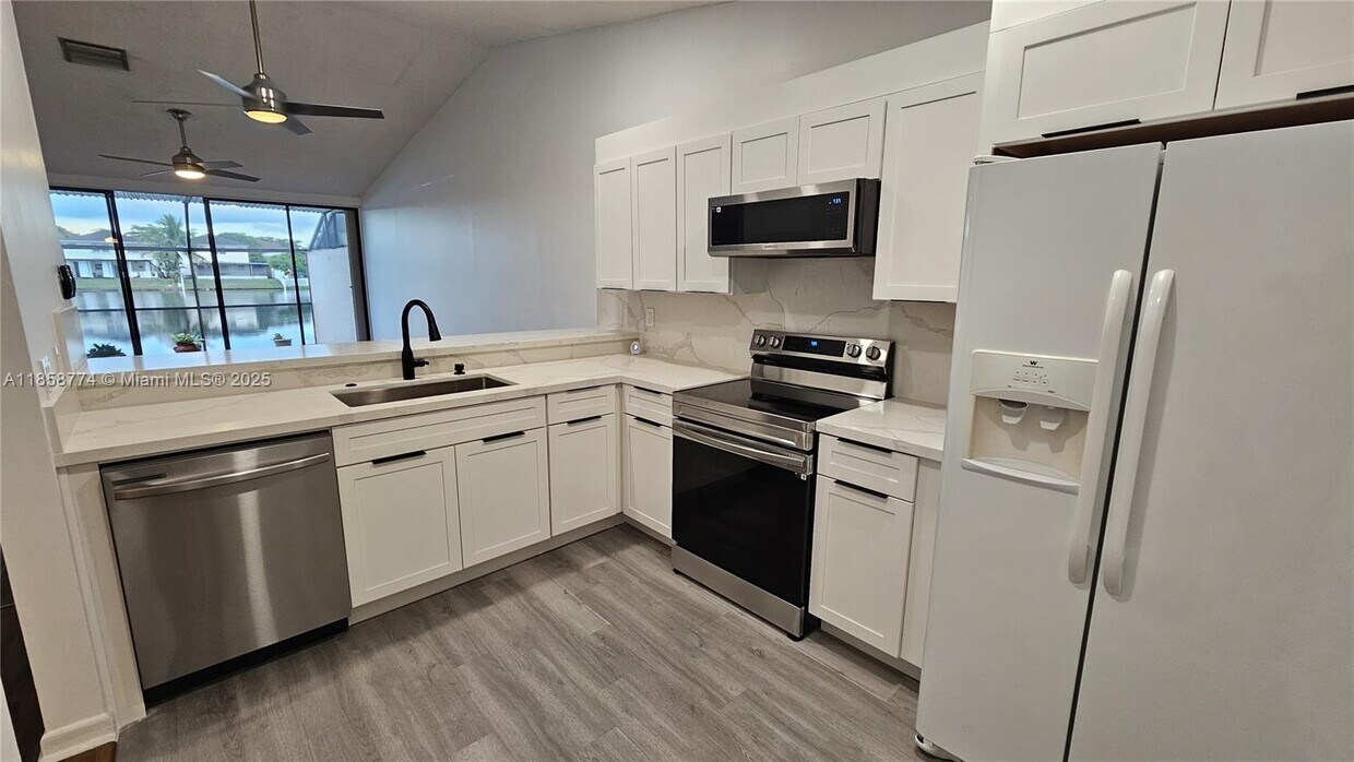 Foto principal - 1189 NW 122nd Ter