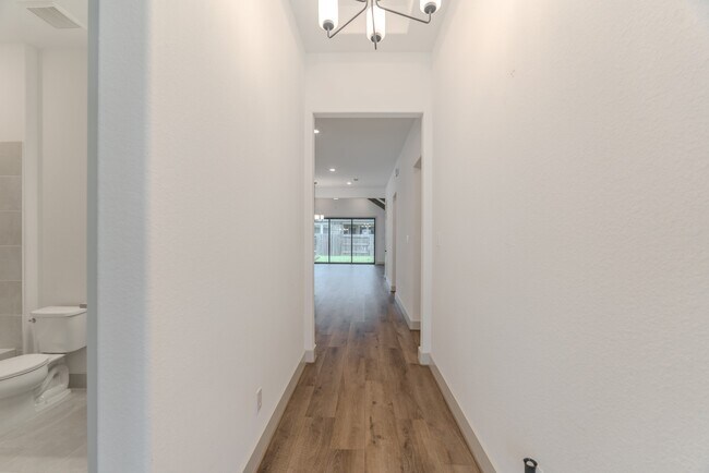 Foto del edificio - 9322 Galloway Wds Trl