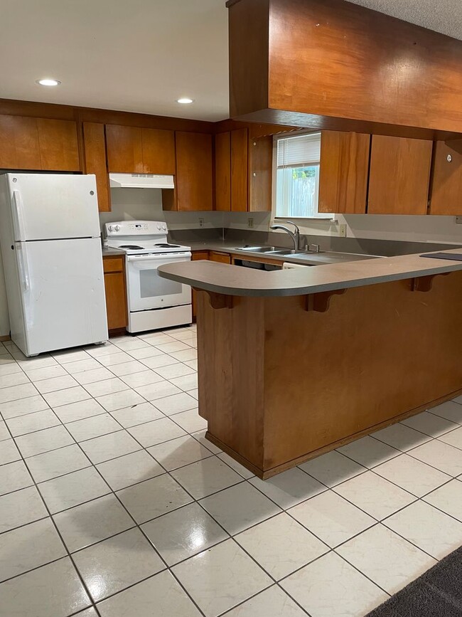 Building Photo - Large two bedroom with a yard!
