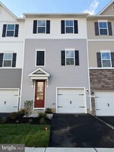 Building Photo - 40 Basswood St