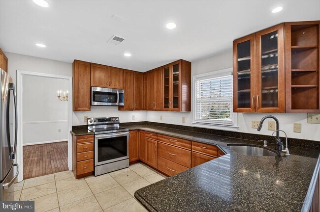 Foto del edificio - 102 Cunningham Park Ct SE