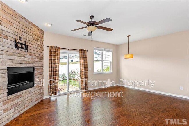 Photo - 105 Torpoint Rd Townhome
