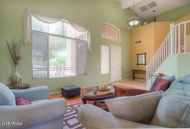 Building Photo - 1580 W Saragosa St