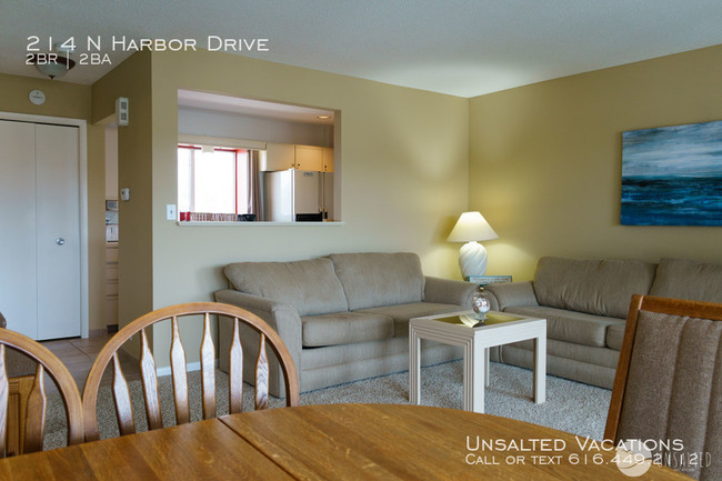 Building Photo - Condo with channel view