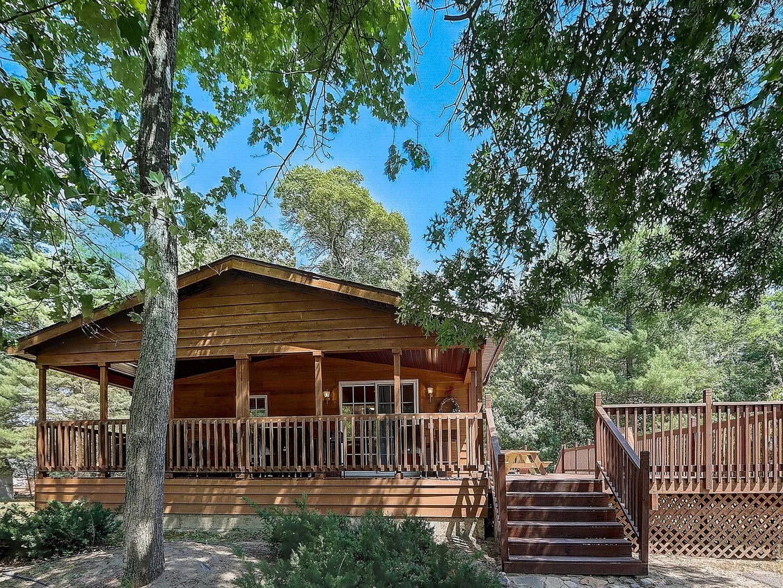 Foto principal - 128 Lake Shore Dr