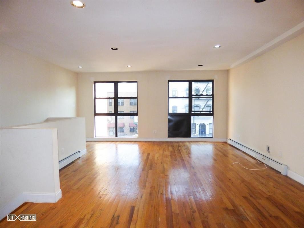 Primary Photo - 853 Greene Ave