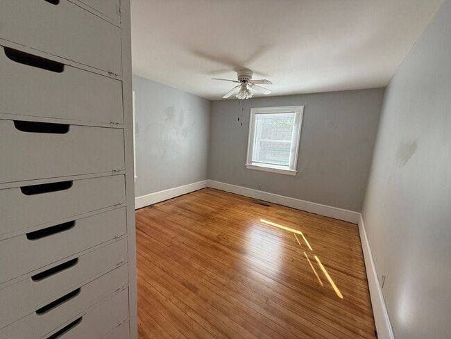 Foto del edificio - 903 Lee St N