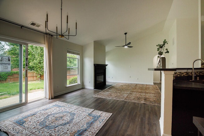 Building Photo - 7003 Hollow Oaks Dr
